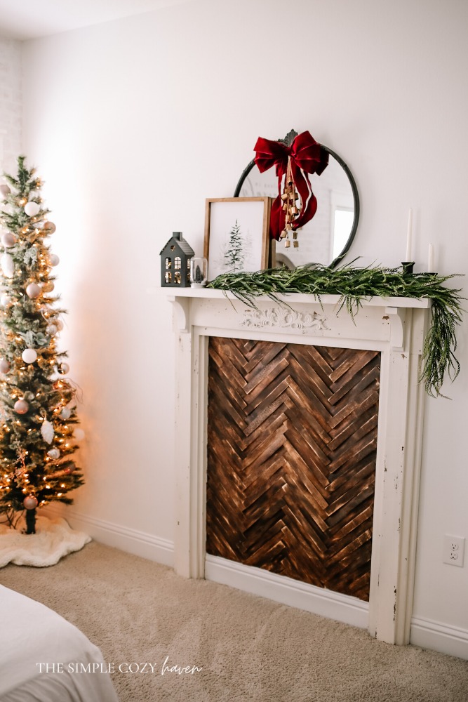 How to Decorate your Master Bedroom for Christmas