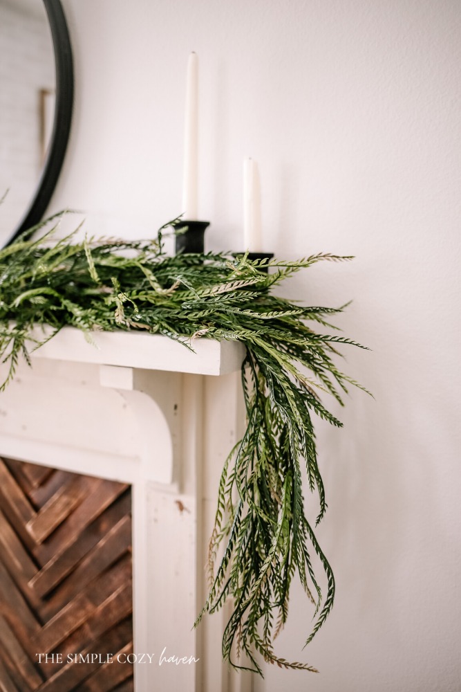 How to Decorate your Master Bedroom for Christmas